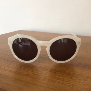 White round Madewell sunglasses